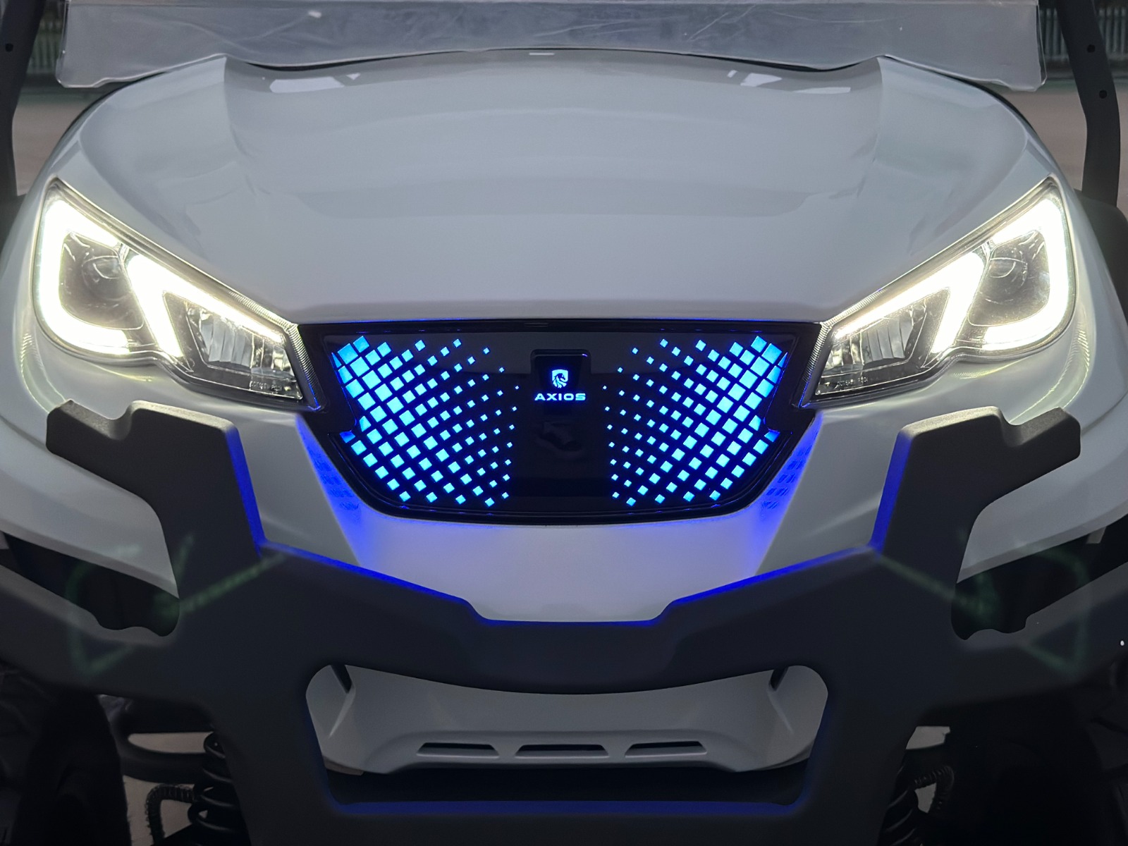 White_Cart_Hood_Front_On.cc06324f04c8ad6f13e0